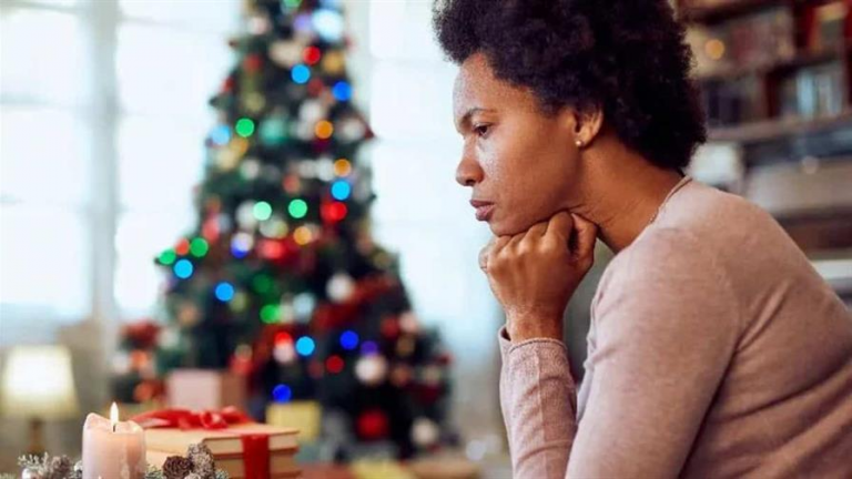 Navidad sin pareja: cómo afrontar la presión social y disfrutar de las fiestas