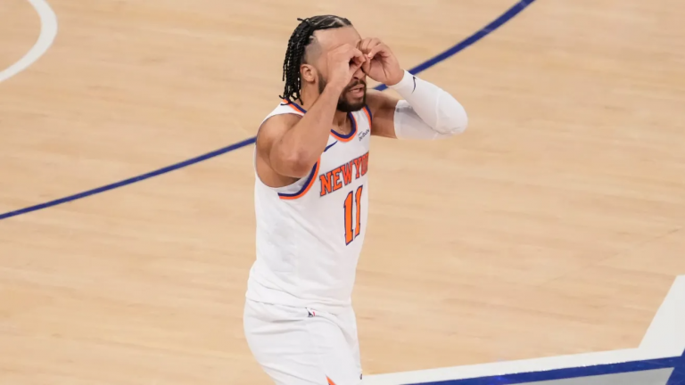 Knicks remontan 17 puntos y vencen a Cavaliers en un épico juego de Navidad en el Garden