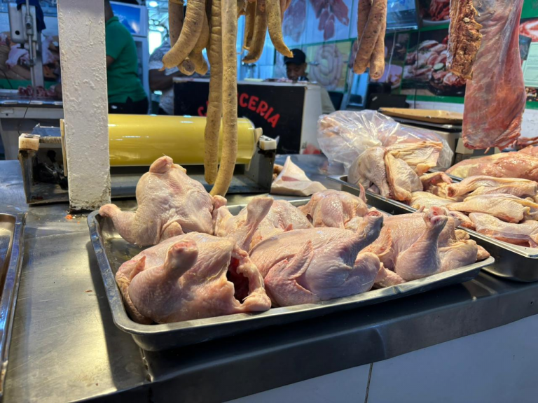 Comerciantes califican como exitosas las ventas navideñas; pero advierten escasez de pollo