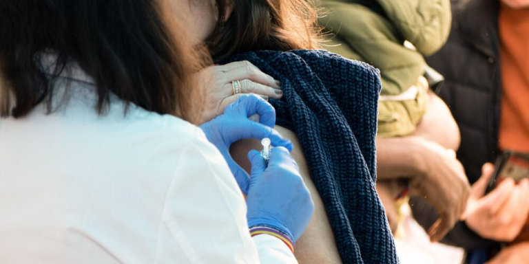 La vacuna contra la gripe podría reducir gravedad de infecciones bacterianas secundarias