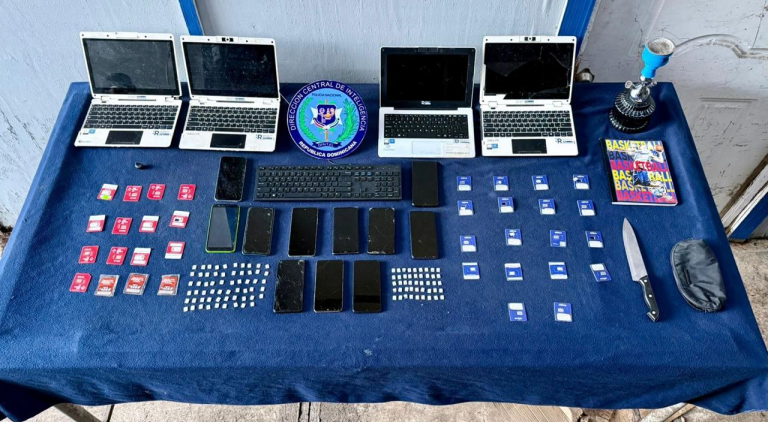 PN y Ministerio Público desmantelan presunta red de ciberdelincuencia en Santiago durante allanamientos