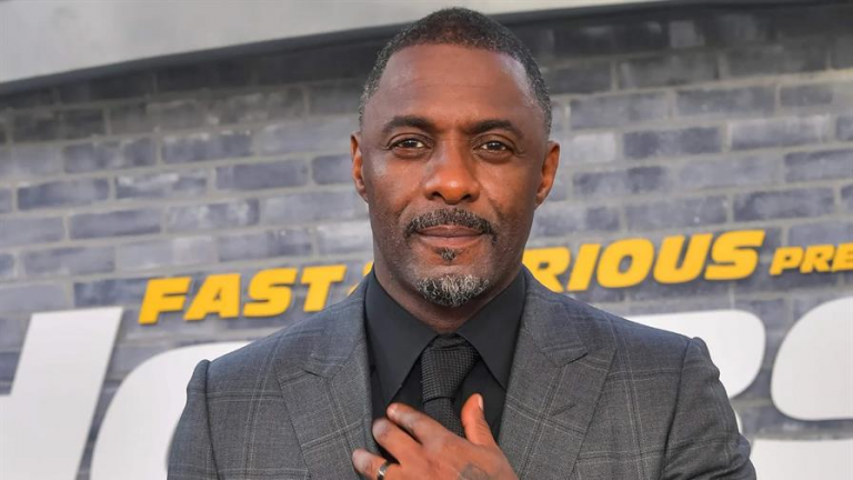 El actor Idris Elba es galardonado con el título de 'caballero'