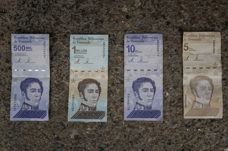 Moneda de Venezuela cierra 2025 con una devaluación del 82,7 % frente al dólar