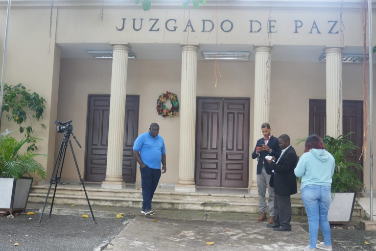 Tribunal concede libertad condicional a Alicia Anabel Santos Díaz por presunta violación a la Ley de Símbolos Patrios