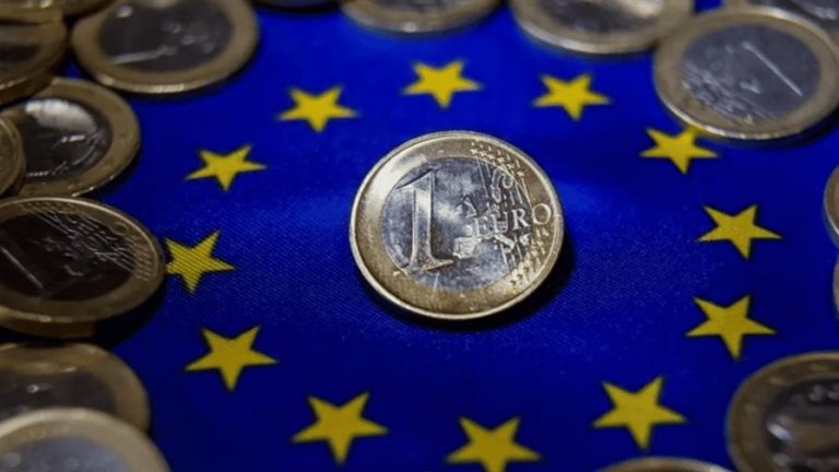 El euro termina 2025 revalorizado frente al dólar por las debilidades estadounidenses