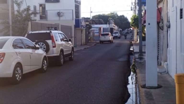 Negocios cerrados y otros operando marcan jornada de paro en Moca por 24 horas