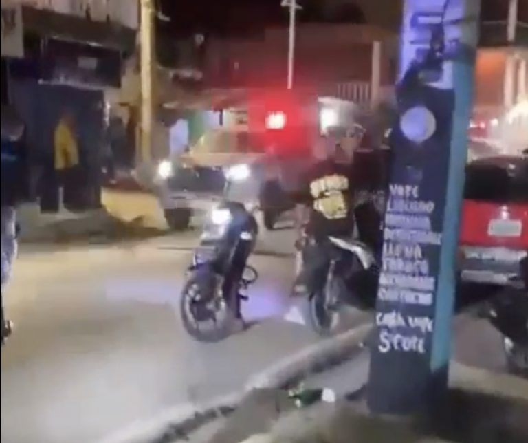 Video difundido en redes muestra llegada policial durante disparos en Callejón de la Loma, Cabarete