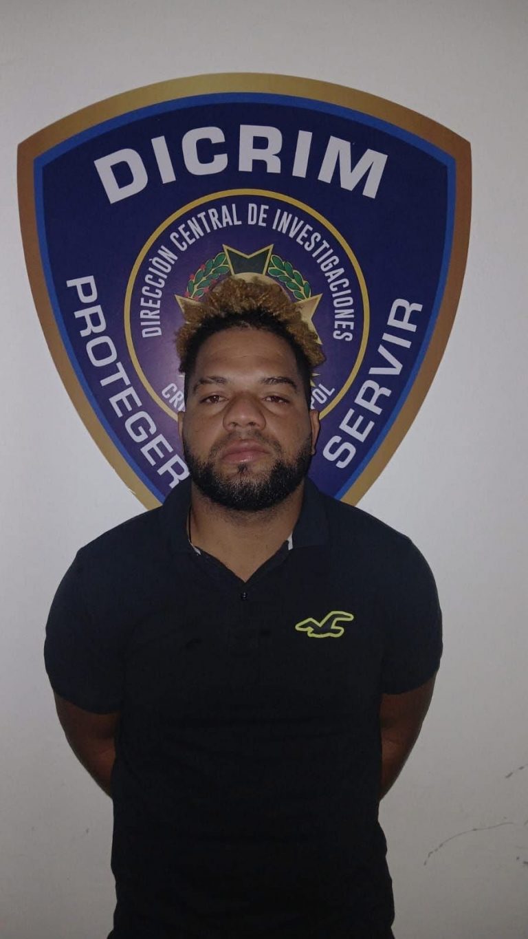 Entregan a joven para investigación por incidente donde resultó herida su pareja en Río San Juan