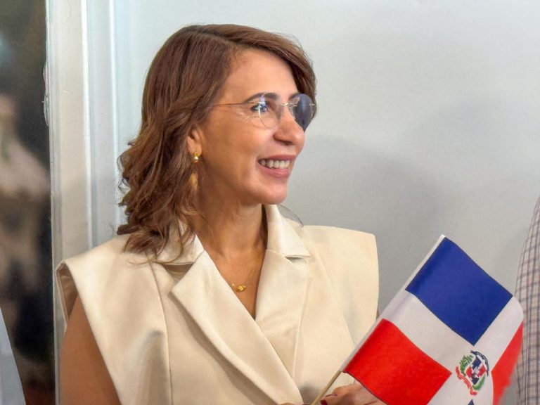 Gobernadora Claritza Rochtte participa en apertura de nueva ruta aérea Panamá – Puerto Plata