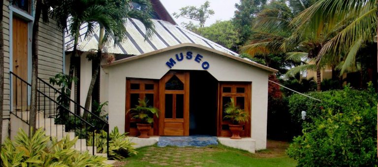 Paliza encabeza entrega de aporte para reactivar el Museo Judío de Sosúa: legado histórico y turístico