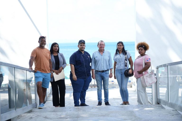 ASOPLAPALI recibe a Michel Brukier y expone plan de mejoras para Playa Alicia