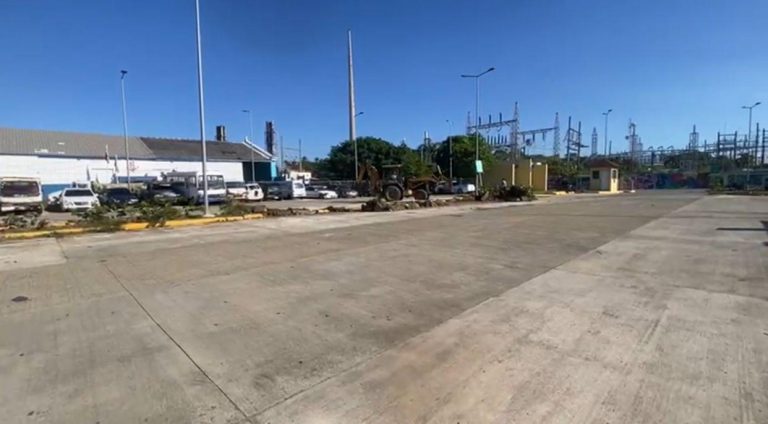 Autoridades coordinan medidas para mejorar el tránsito frente a Taíno Bay