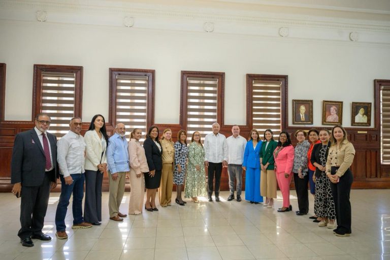 Gobernadora de Puerto Plata participa en encuentro de trabajo de gobernadoras del Cibao