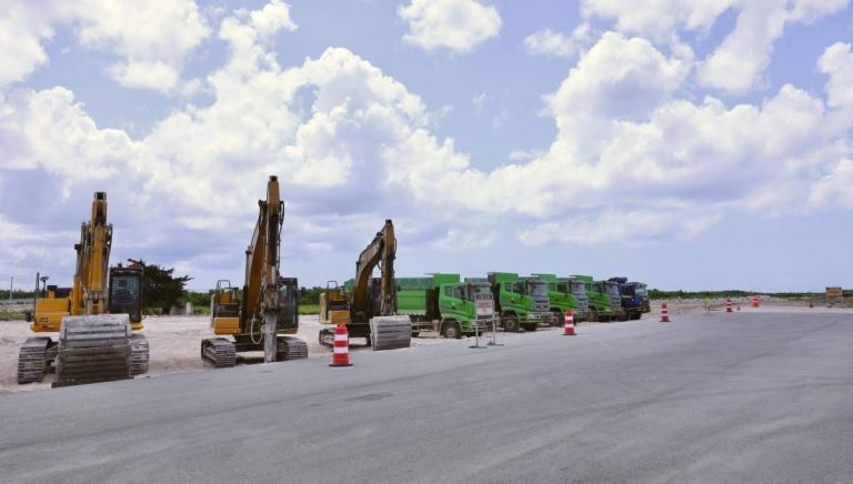 Abinader advierte querella contra Vinci Airports si no inicia construcción de nueva terminal del AILA