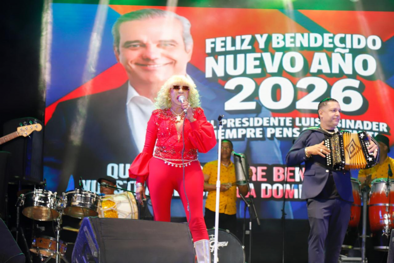 Santiago vivió un inicio de 2026 inolvidable con El Súper Ultra Megacañonazo Monumental