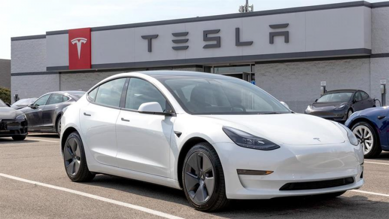 Las entregas de Tesla cayeron un 8.5 % en 2025, año en el que produjo menos que en 2024