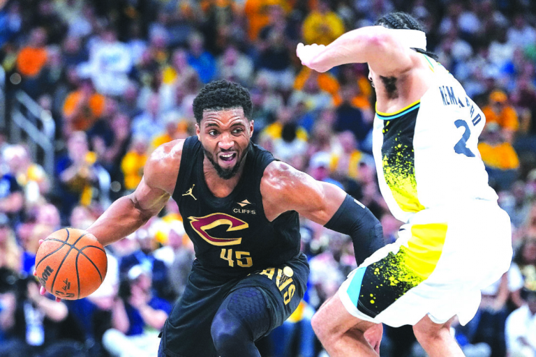 Cavaliers extienden racha ante Nuggets; Hawks y Spurs también salen victoriosos