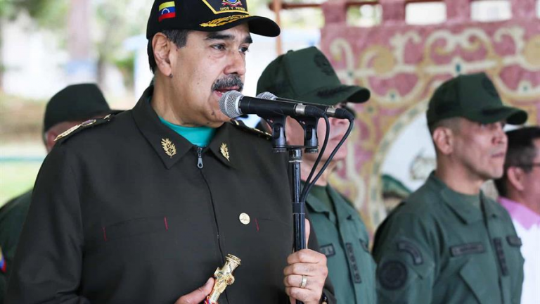 China pide a EE.UU. la liberación inmediata de Maduro y reclama una salida negociada