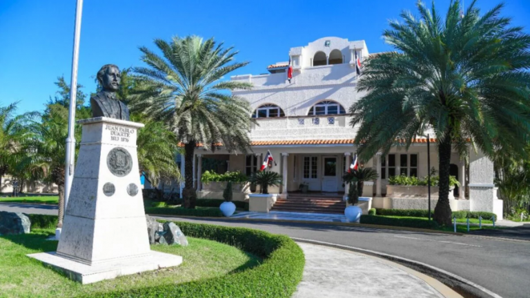 Cancillería exhorta a dominicanos a no viajar a Venezuela