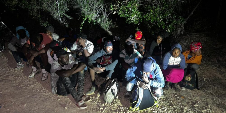Ejército detiene a 24 haitianos indocumentados tras dos operativos en Montecristi