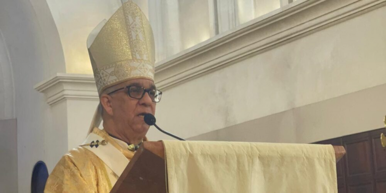 Arzobispo de Santiago clama por la paz en Venezuela tras captura de Maduro