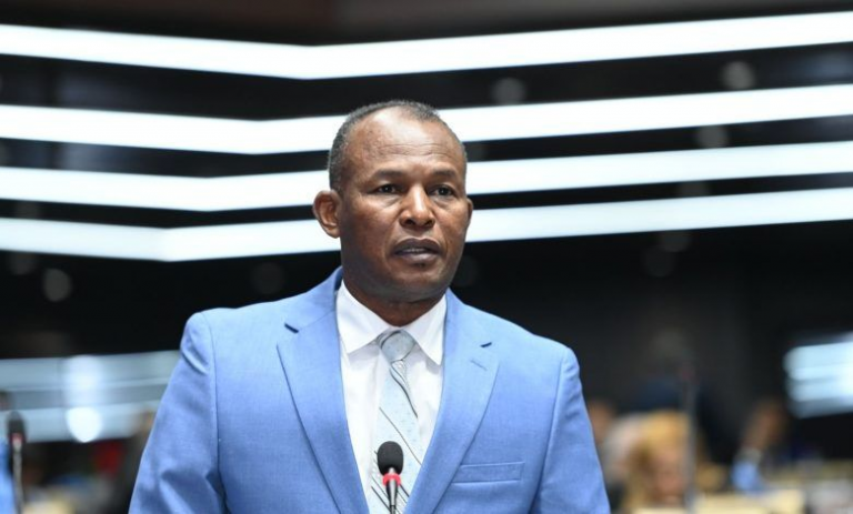 Informe sobre Código Laboral sería rendido antes del 12 de enero