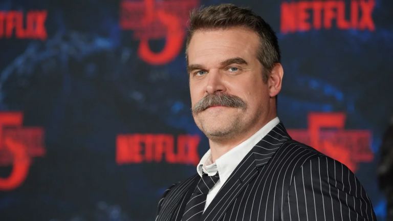 David Harbour abandona proyecto con Pedro Pascal tras estreno de ‘Stranger Things’