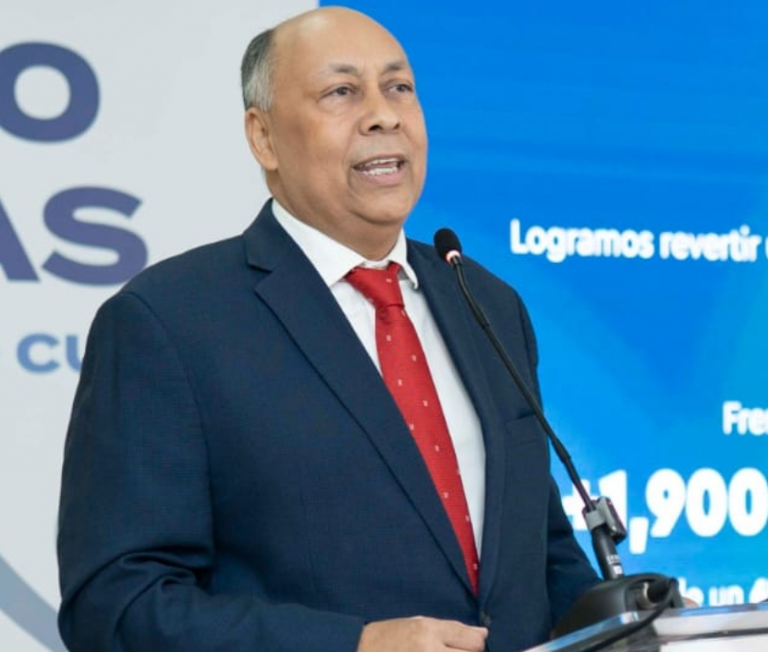 Luis René Canaán: “La salud de maestros es prioridad”