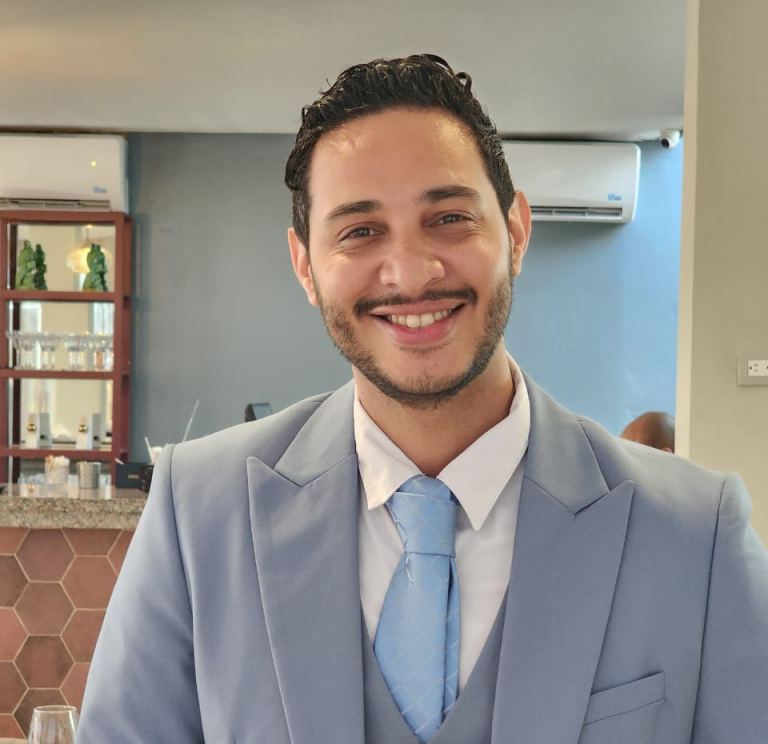 Cirujano Alfredo Brito impulsa la mamoplastia de reducción como cirugía de salud en RD