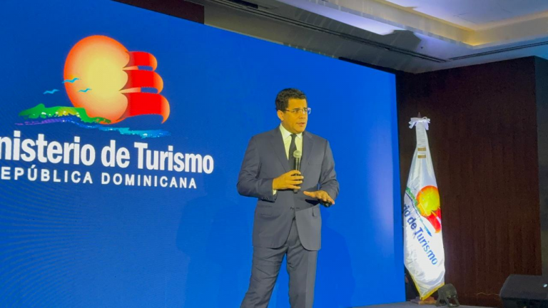 David Collado asegura que continuará al frente del Ministerio de Turismo “por un tiempo más”