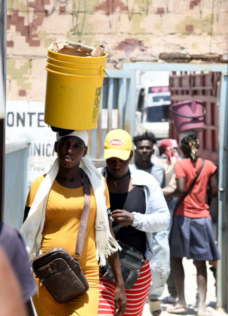 Haitianos lideran cantidad de residentes regularizados en 2025