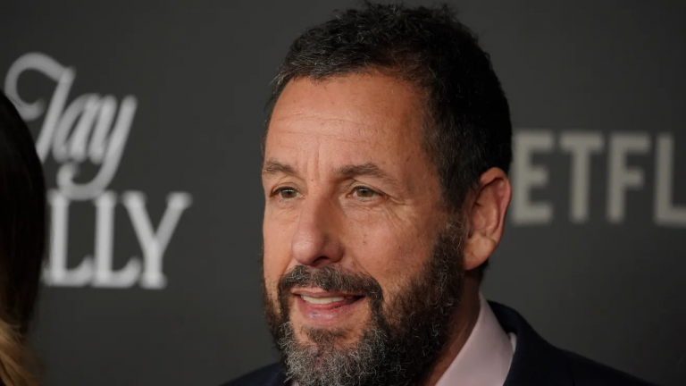 Adam Sandler promete hacer al menos 50 películas más antes de morir