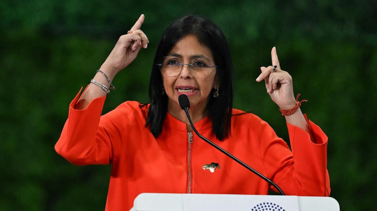 Delcy Rodríguez acusa a EE.UU. de cercar posibilidades de Venezuela de vender su petróleo
