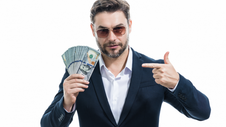 Cuántas personas en EE.UU. tienen $1 millón de dólares o más