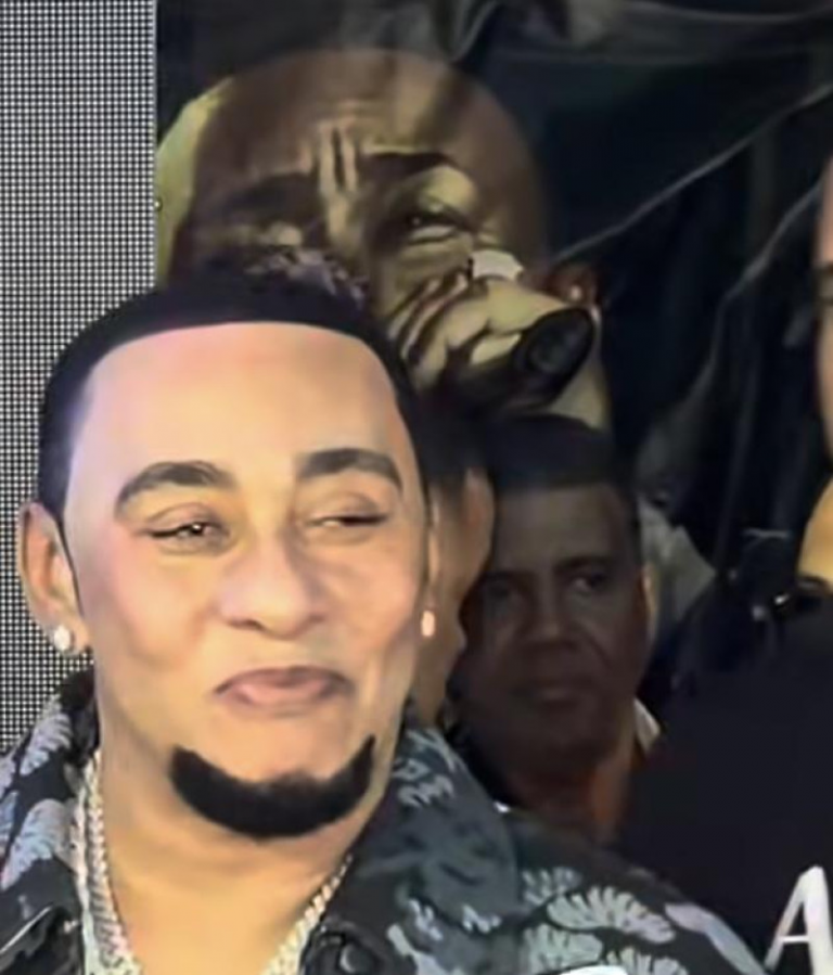 Anthony Santos reaparece tras un año alejado de los escenarios y recibe críticas por su físico