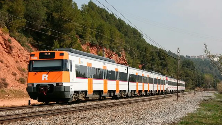 Al menos cinco heridos graves tras descarrilar un tren de Rodalies en Gelida, Barcelona