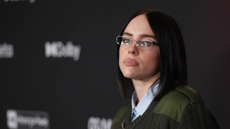 Billie Eilish critica a Donald Trump por violencia de ICE