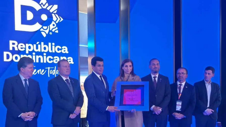 Aderes presenta avances del turismo gastronómico sostenible dominicano en Fitur 2026