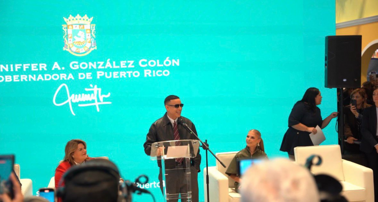 Daddy Yankee resalta orgullo por sus raíces y promueve a Puerto Rico en Fitur 2026