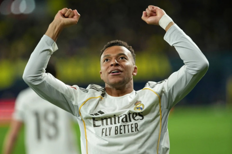 Real Madrid toma la cima de La Liga con victoria ante Villarreal