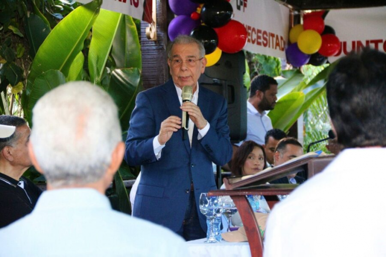 Danilo Medina afirma el país vive una “quiebra técnica” producto del endeudamiento del Gobierno