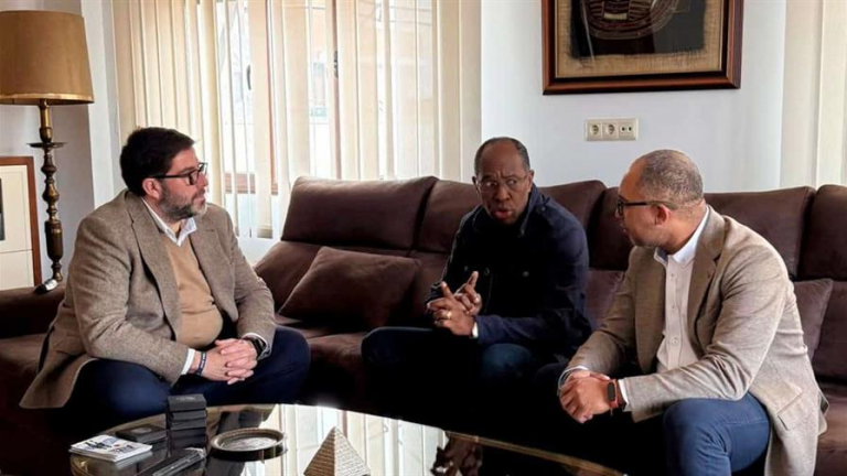 El viceministro de Turismo de RD visita Ávila tras su participación en Fitur