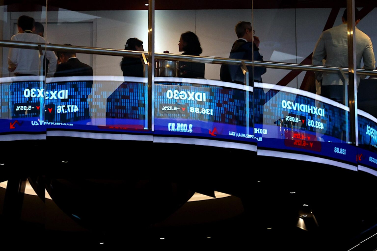 La bolsa de Indonesia cae más de un 7 % entre dudas sobre la salud financiera del país