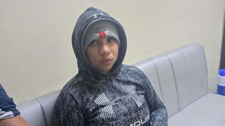 Solicitarán prisión preventiva a joven acusada de matar a su hermana en San Francisco de Macorís