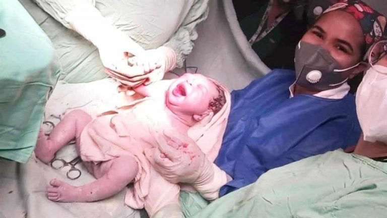 Hospital Materno Infantil San Lorenzo de Los Mina recibe al primer bebé del año 2026