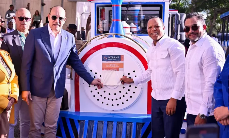 Inició ayer operación de Tren Turístico de Santiago