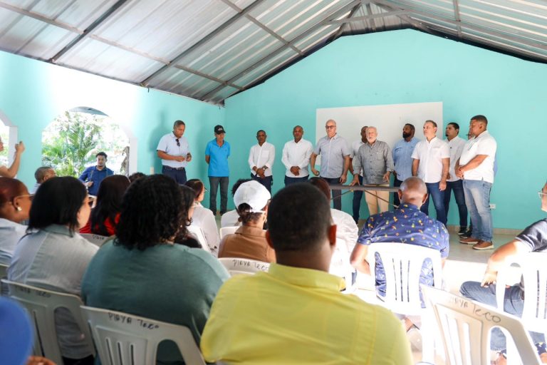 Autoridades anuncian construcción de acueducto para suplir de agua potable al distrito municipal de Maimón