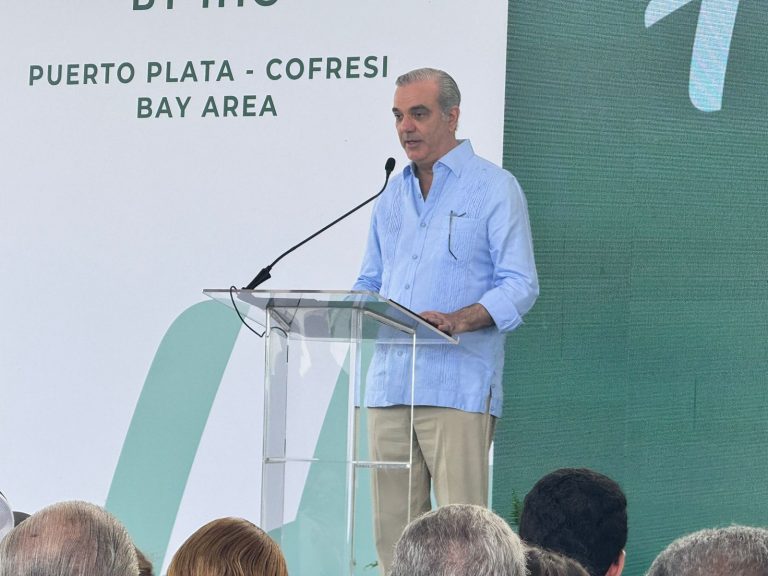 Abinader anuncia que renovación de la playa de Sosúa y nuevas plazas serán inauguradas en abril de 2026