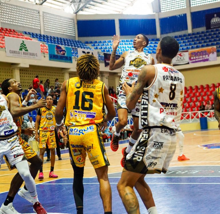 Mellizos del Sur remontan y logran su segunda victoria en la segunda ronda del Superior de Puerto Plata