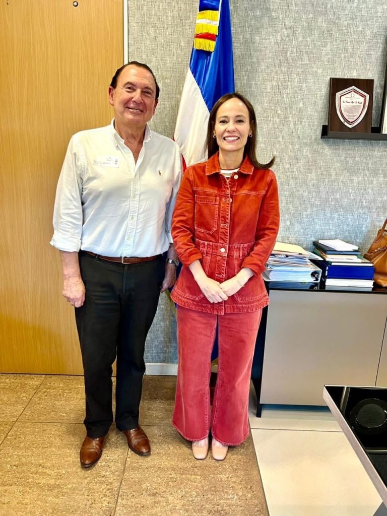 Viceministra de Turismo Patricia Mejía recibe a Michel Brukier para impulsar el “Nuevo Sosúa”